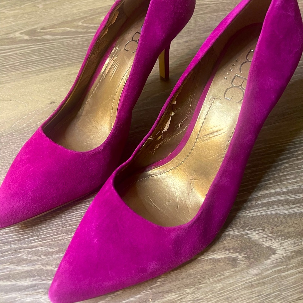 BCBG Fuchsia Heels - Picture 1 of 8